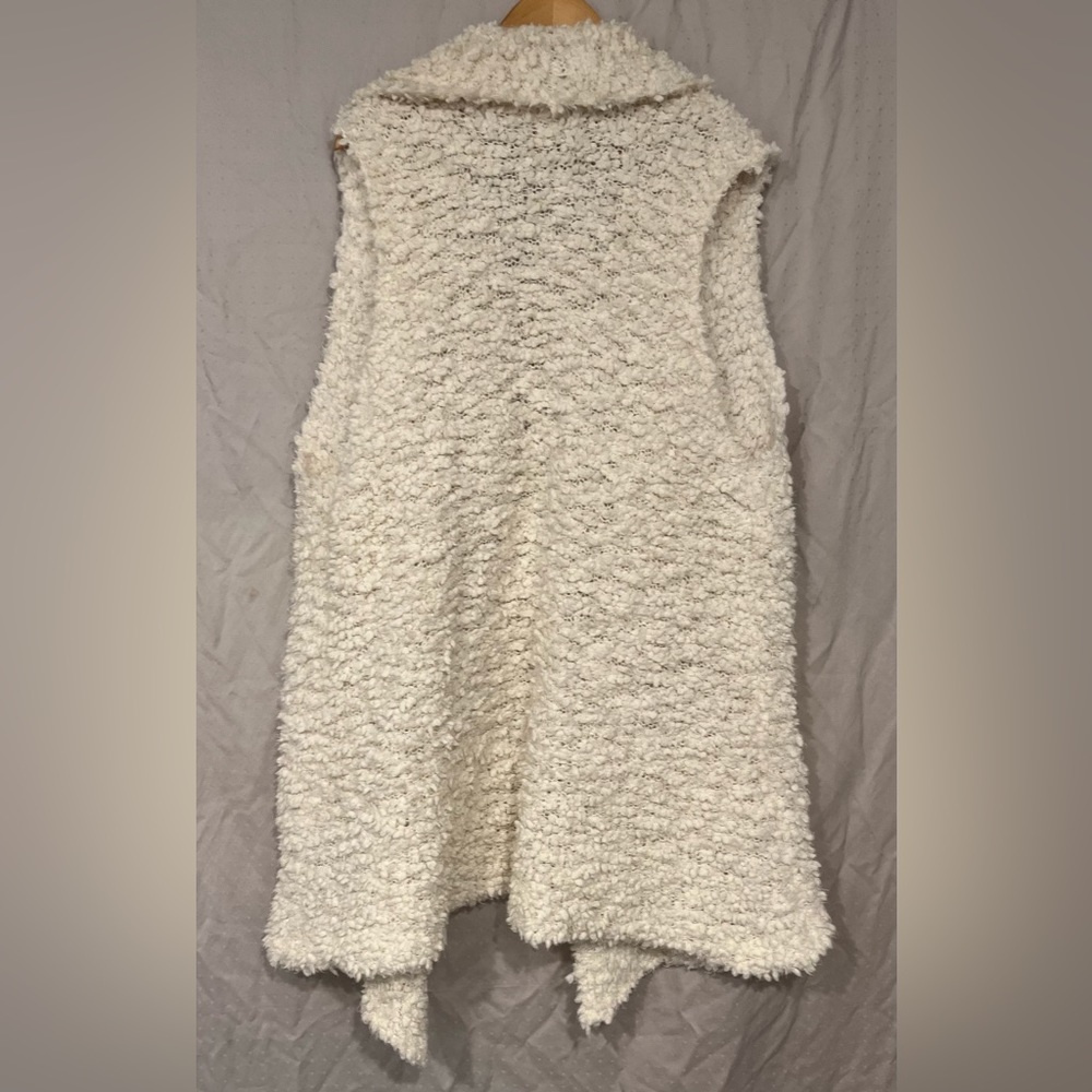 Vest - Picture 3 of 5